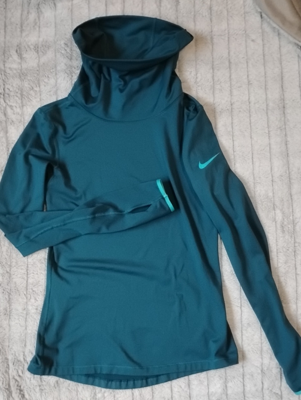 Nike Women’s Teal High Funnel-Neck Long Sleeve Performance Top With Thumb Holes